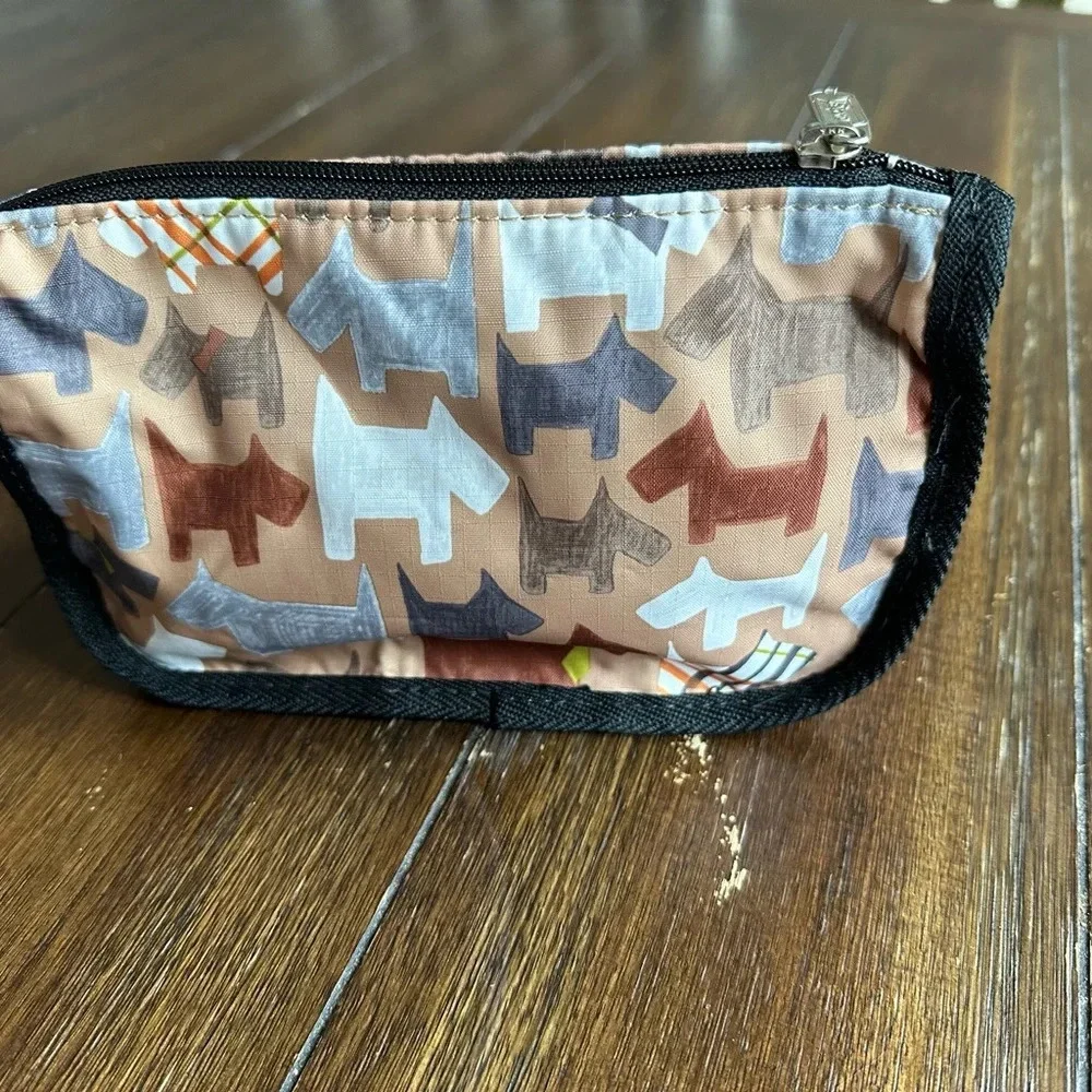 Lesportsac zip pouch